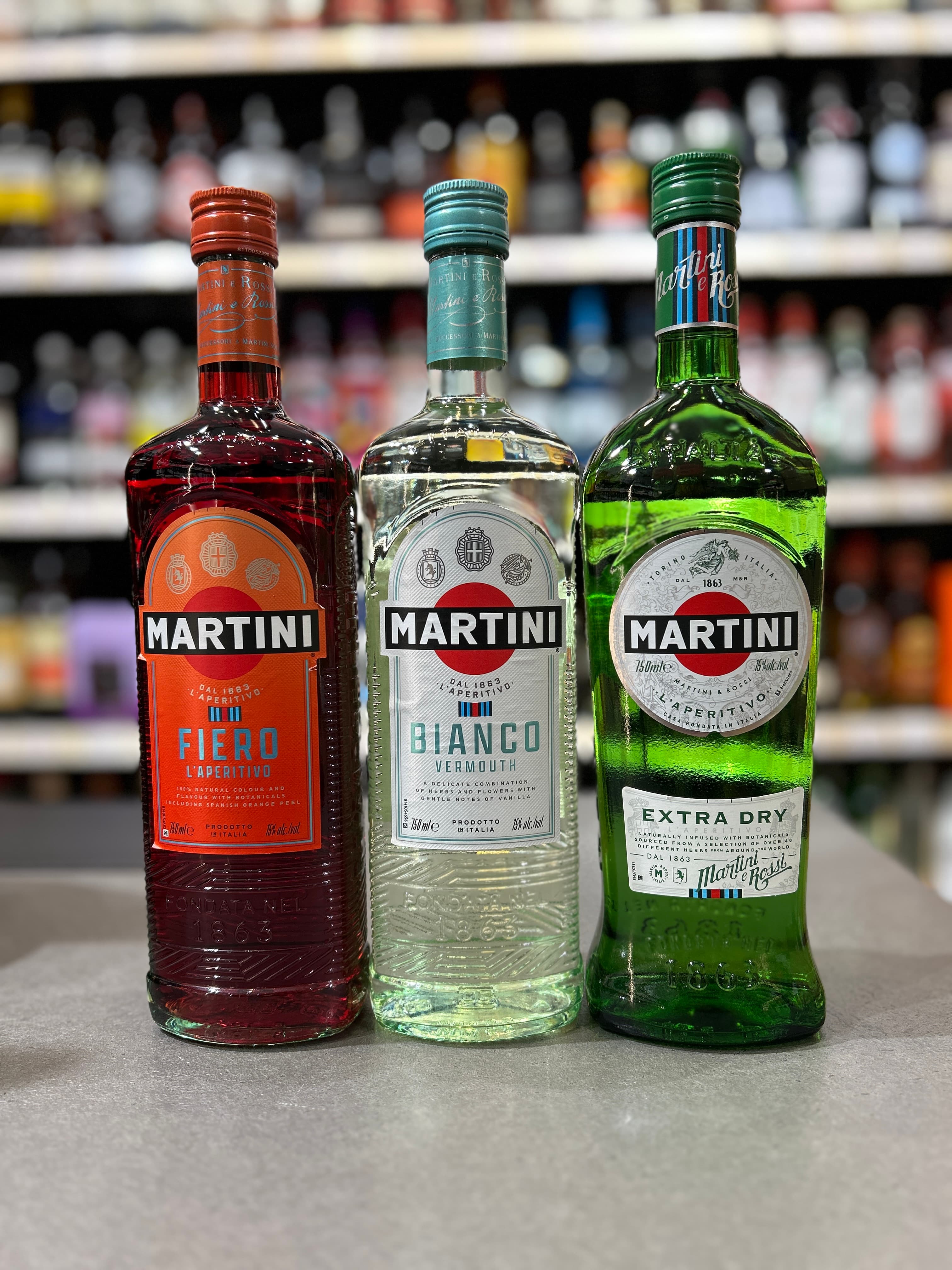 Martini Extra Dry Vermouth view 2